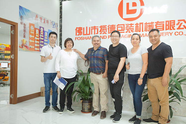 用業(yè)績彰顯攬德品牌 用團建凝聚公司力量